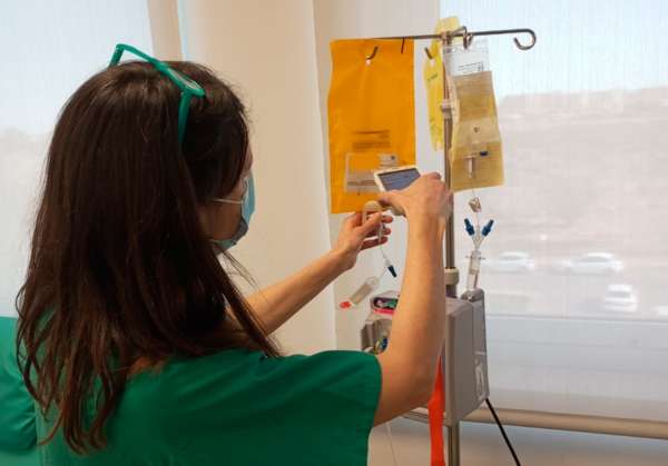 El Hospital de Sagunto implanta bombas de infusión inteligentes para la administración de medicamentos a pacientes oncológicos