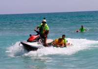 Simulacro de rescate en menos de dos minutos en la playa de Almardà